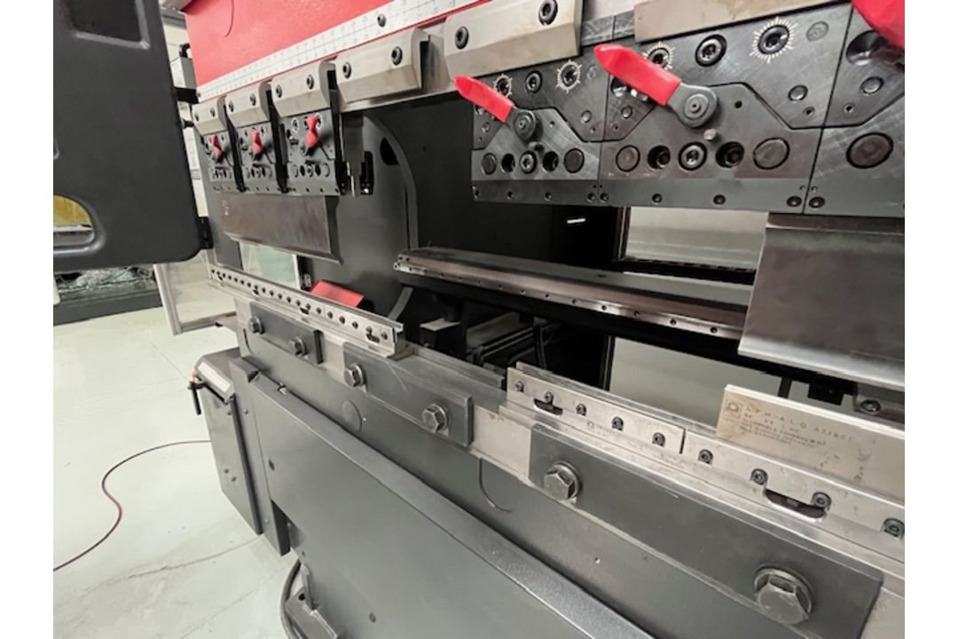 2018 Amada HD8025 NT Press Brake - Image 8 of 18