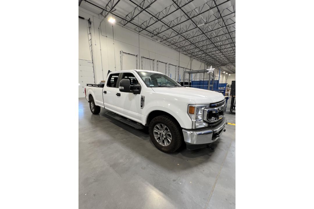 2020 Ford F-250 4 Door EV, Needs 12 Volt Battery (Condition Unkown Could Not Test Drive) Missing - Image 11 of 44