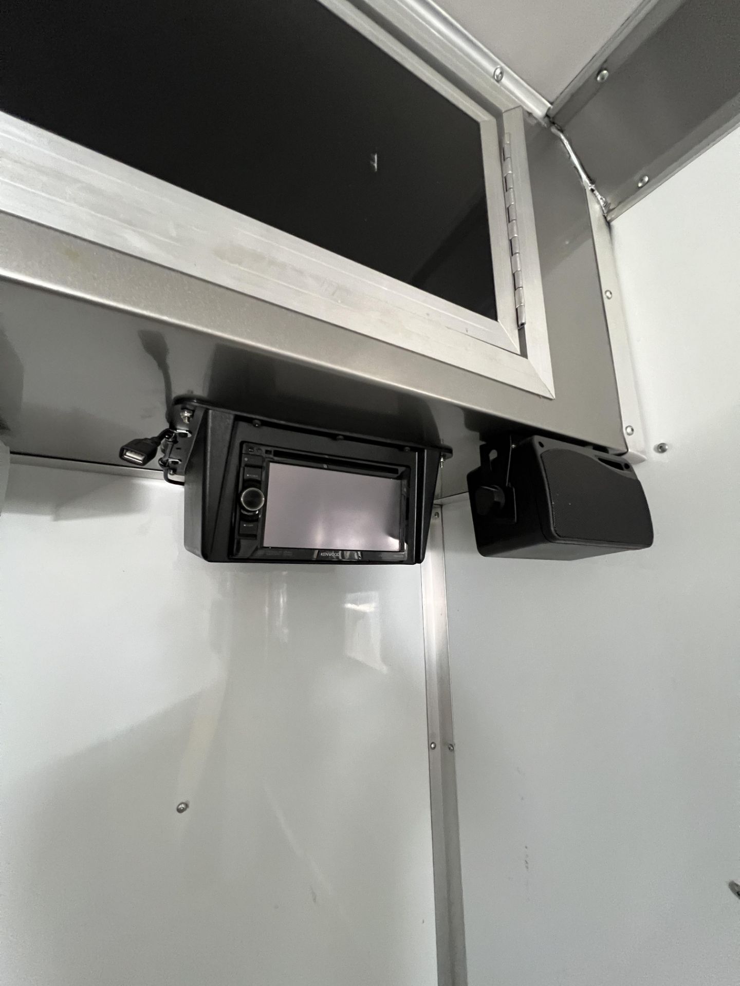 2005 28' Race Trailer, Has An Internal Gas Generator - Image 18 of 34