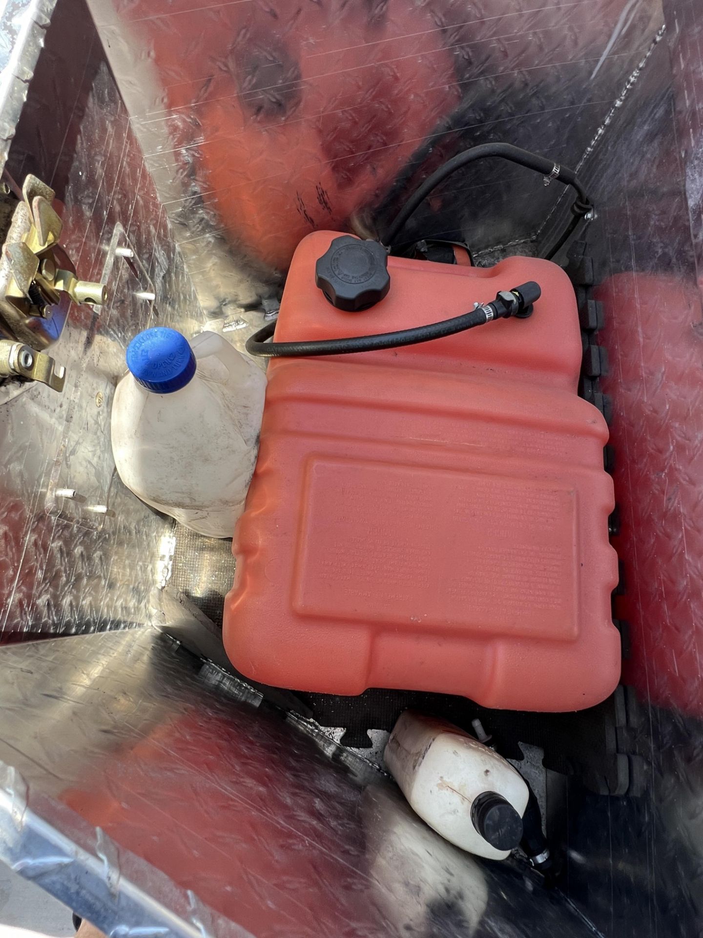 2005 28' Race Trailer, Has An Internal Gas Generator - Image 33 of 34