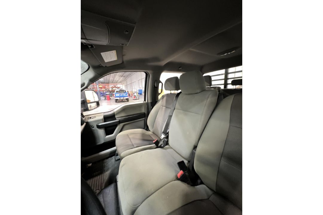2020 Ford F-250 4 Door EV, Needs 12 Volt Battery (Condition Unkown Could Not Test Drive) Missing - Image 34 of 44