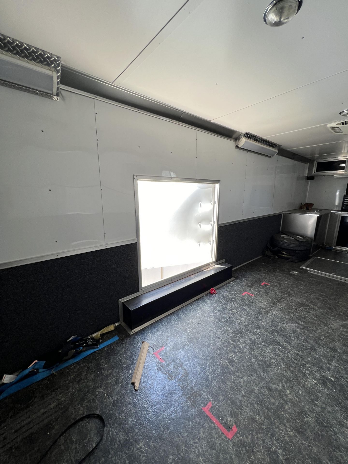 2005 28' Race Trailer, Has An Internal Gas Generator - Image 24 of 34