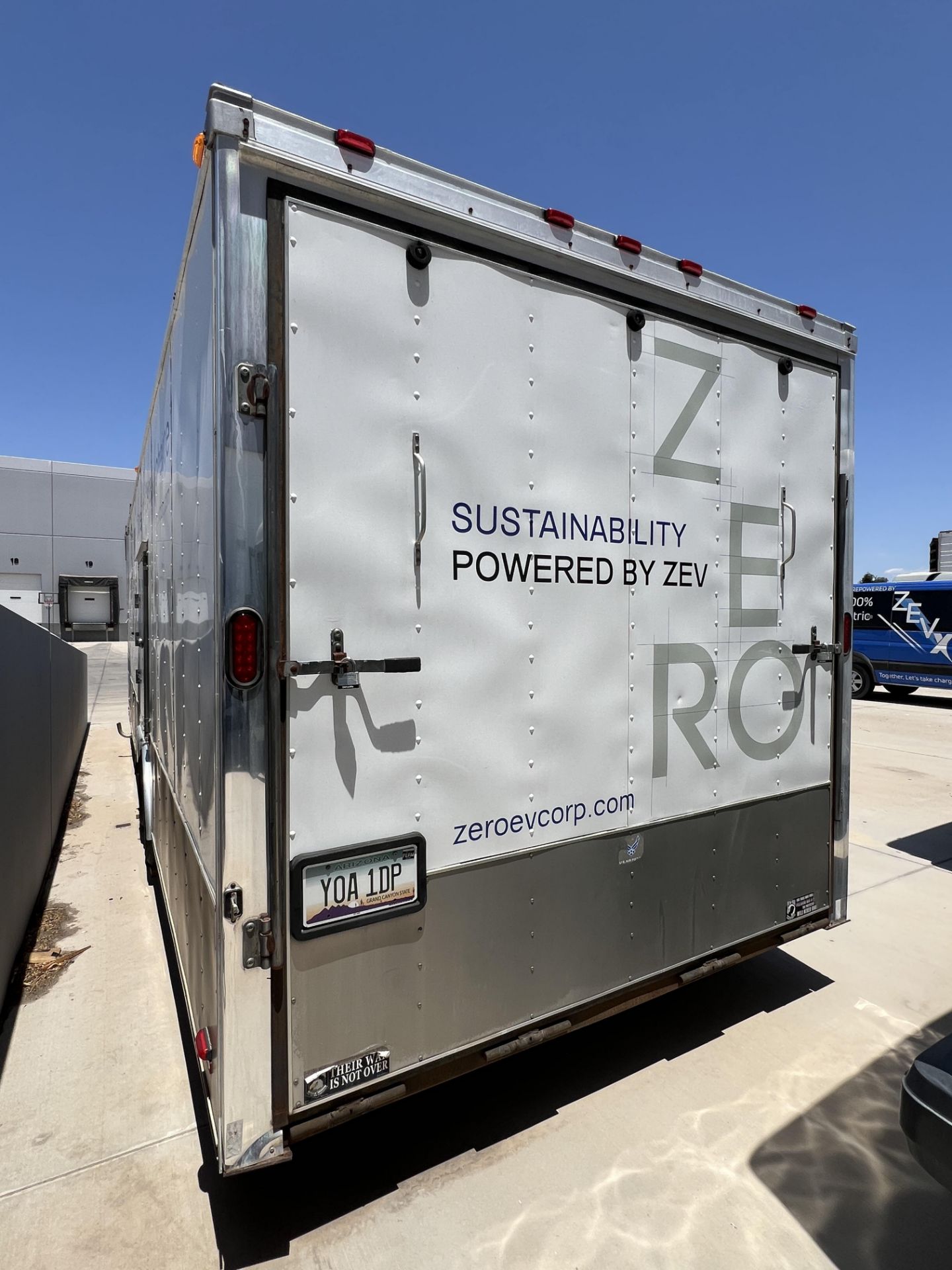 2005 28' Race Trailer, Has An Internal Gas Generator - Image 13 of 34