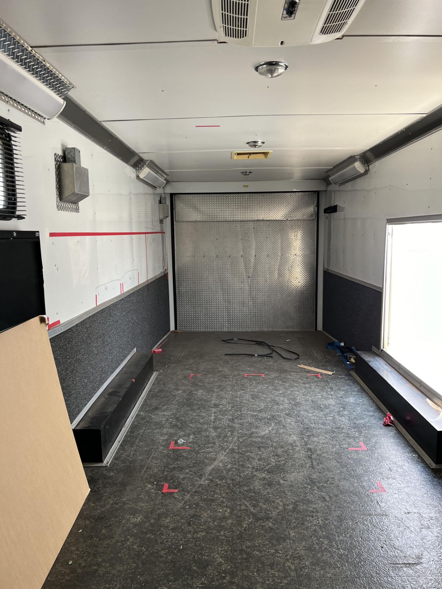 2005 28' Race Trailer, Has An Internal Gas Generator - Image 21 of 34