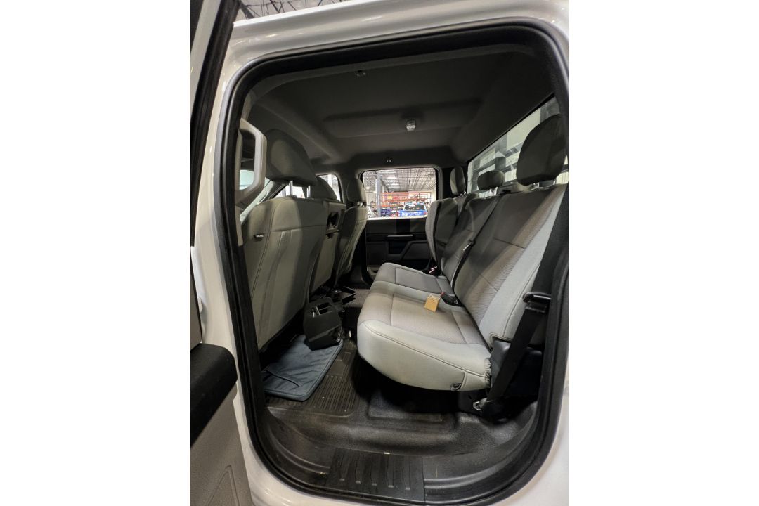 2020 Ford F-250 4 Door EV, Needs 12 Volt Battery (Condition Unkown Could Not Test Drive) Missing - Image 36 of 44