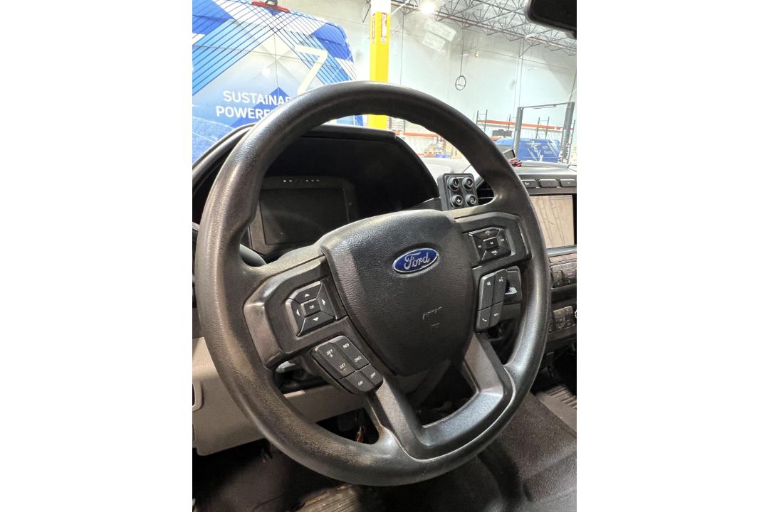 2020 Ford F-250 4 Door EV, Needs 12 Volt Battery (Condition Unkown Could Not Test Drive) Missing - Image 30 of 44