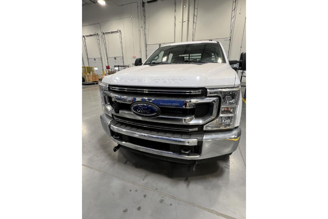 2020 Ford F-250 4 Door EV, Needs 12 Volt Battery (Condition Unkown Could Not Test Drive) Missing - Image 9 of 44