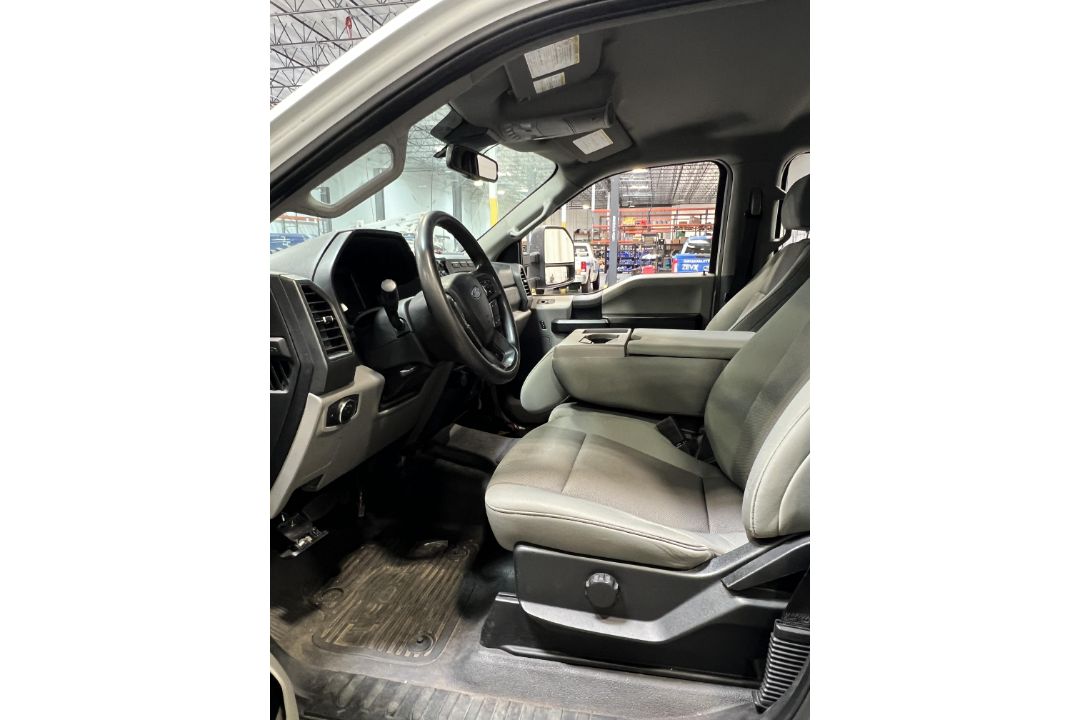 2020 Ford F-250 4 Door EV, Needs 12 Volt Battery (Condition Unkown Could Not Test Drive) Missing - Image 26 of 44