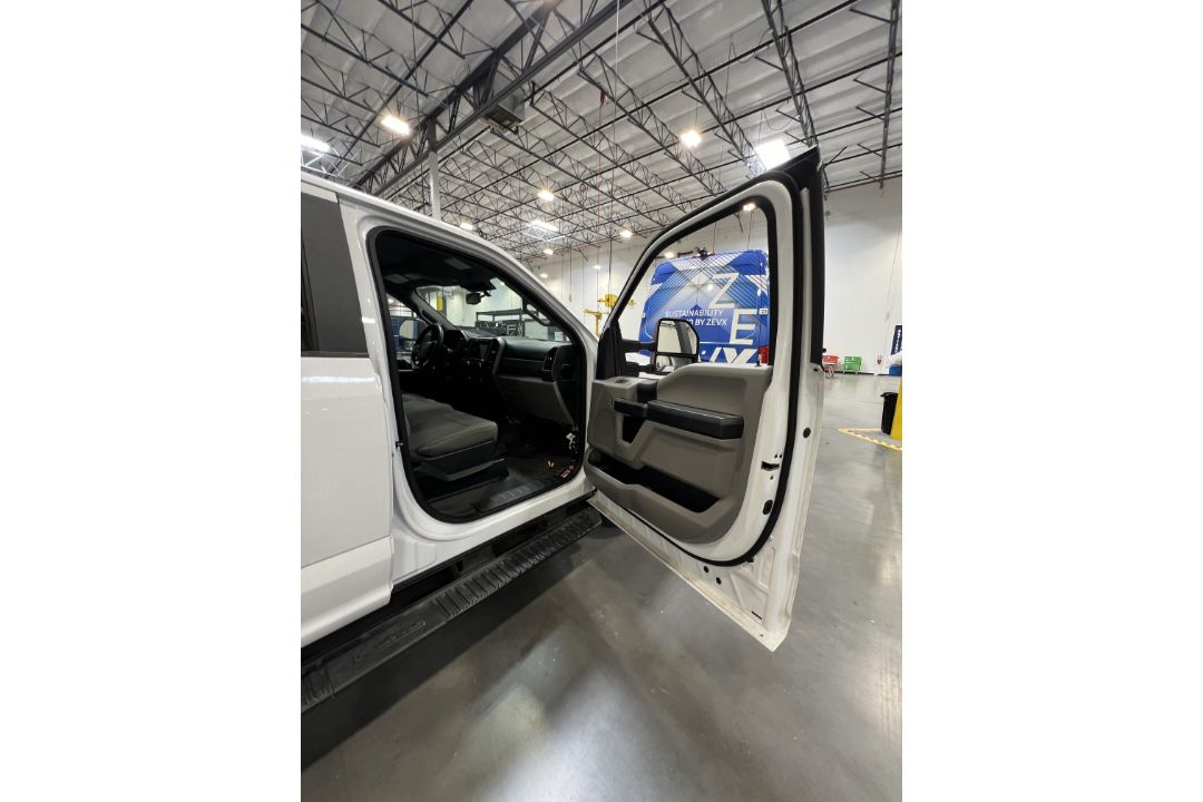 2020 Ford F-250 4 Door EV, Needs 12 Volt Battery (Condition Unkown Could Not Test Drive) Missing - Image 39 of 44