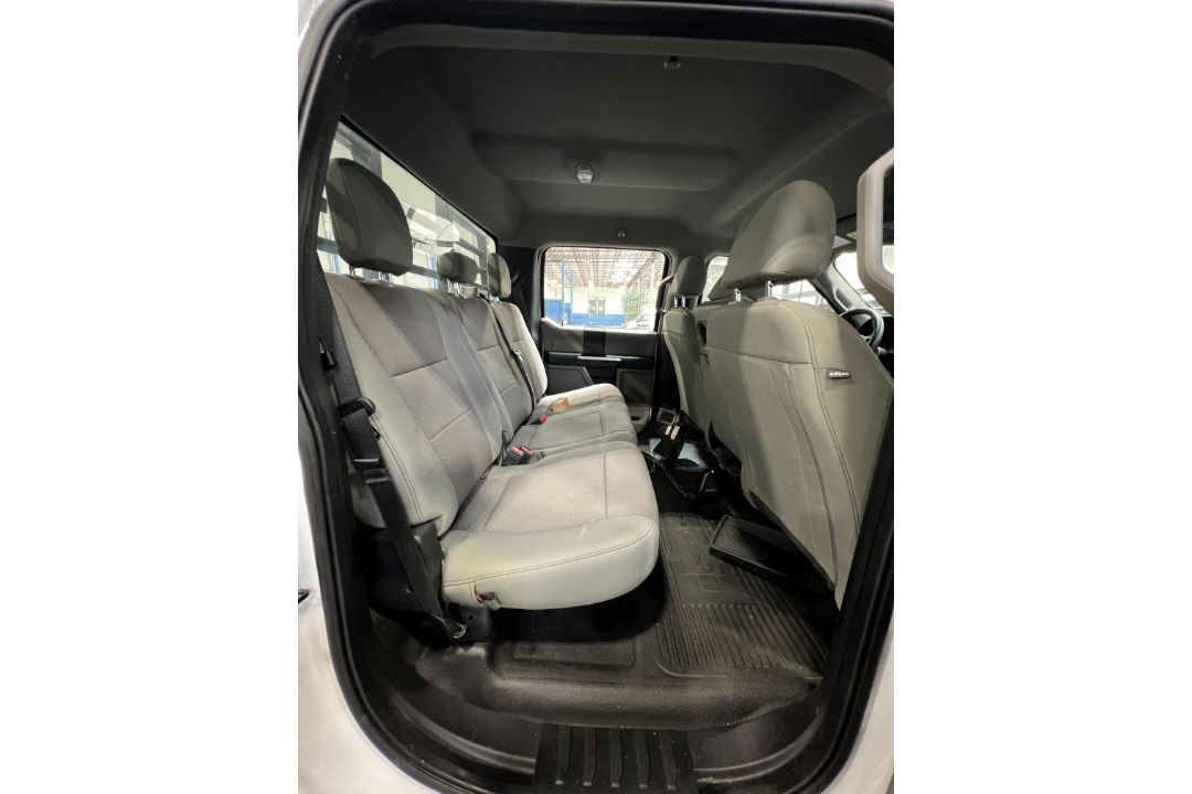 2020 Ford F-250 4 Door EV, Needs 12 Volt Battery (Condition Unkown Could Not Test Drive) Missing - Image 43 of 44