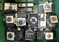 One box of various vintage cameras (12)