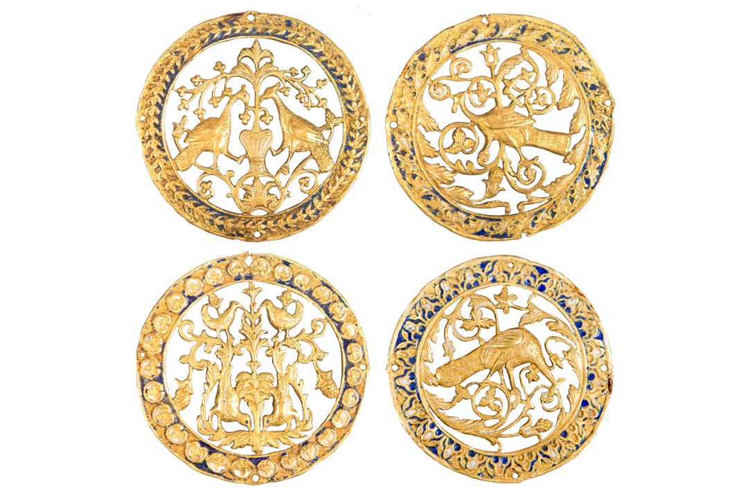 Four medallions in openwork gold and enamel. Possibly Byzantium. 10th - 15th centuries. - Bild 1 aus 17