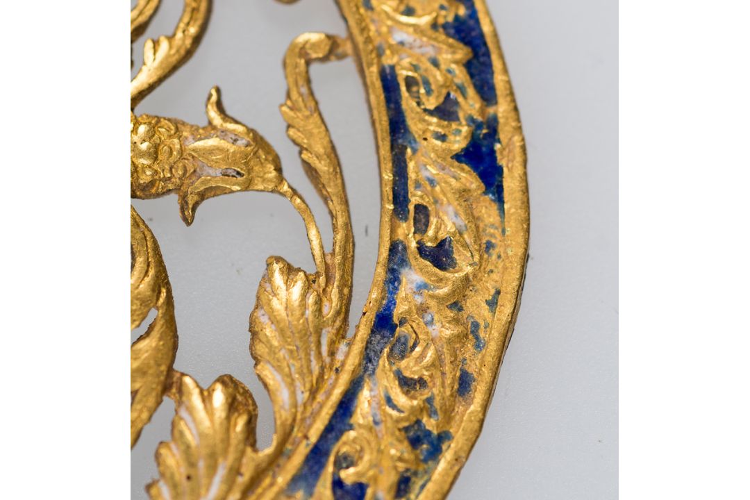 Four medallions in openwork gold and enamel. Possibly Byzantium. 10th - 15th centuries. - Bild 8 aus 17