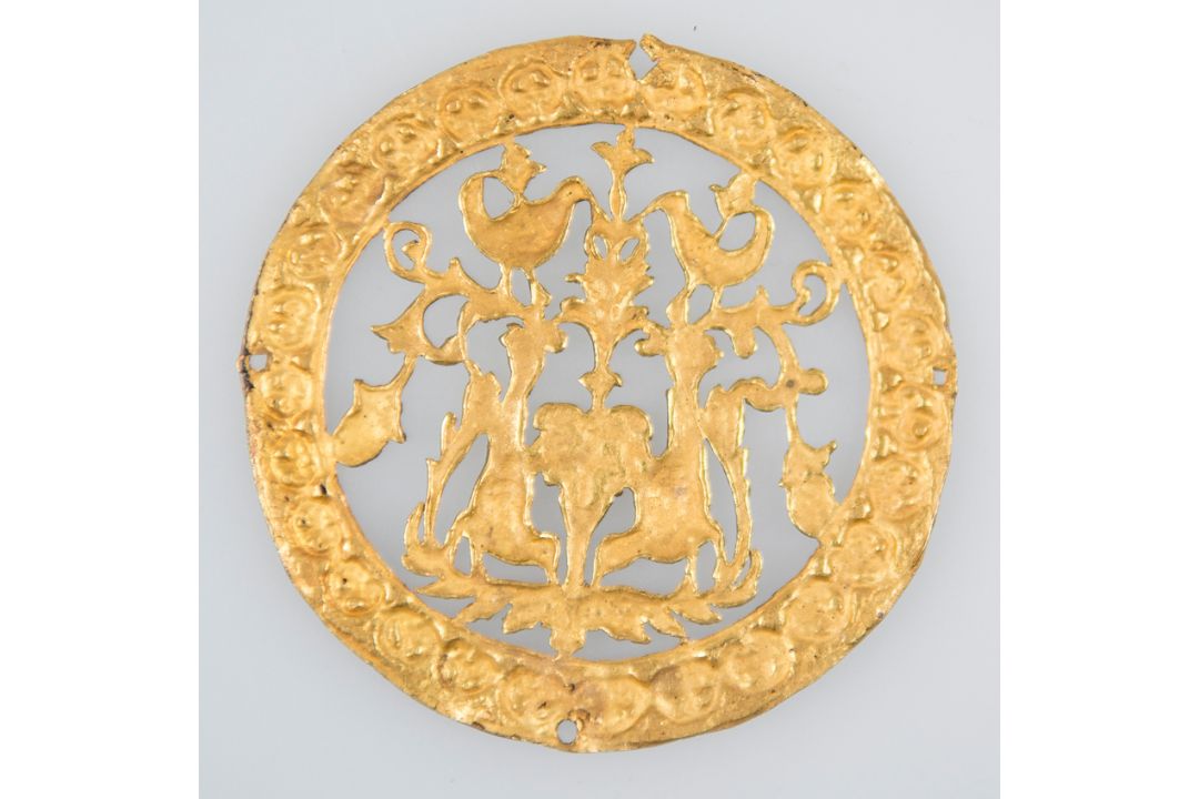 Four medallions in openwork gold and enamel. Possibly Byzantium. 10th - 15th centuries. - Bild 17 aus 17