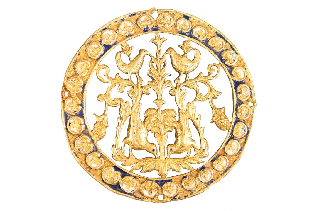Four medallions in openwork gold and enamel. Possibly Byzantium. 10th - 15th centuries. - Bild 4 aus 17