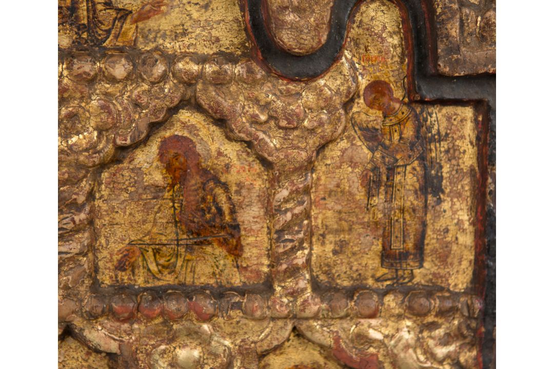 Carved, gilded, and polychromed wooden icon with gold background. Wallachia. 15th Century. - Bild 7 aus 15
