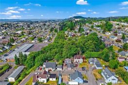 Close to Downtown Grays Harbor, Washington!