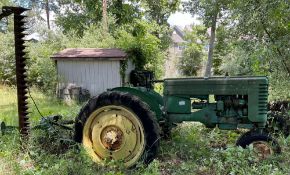 John Deere MT Tractor