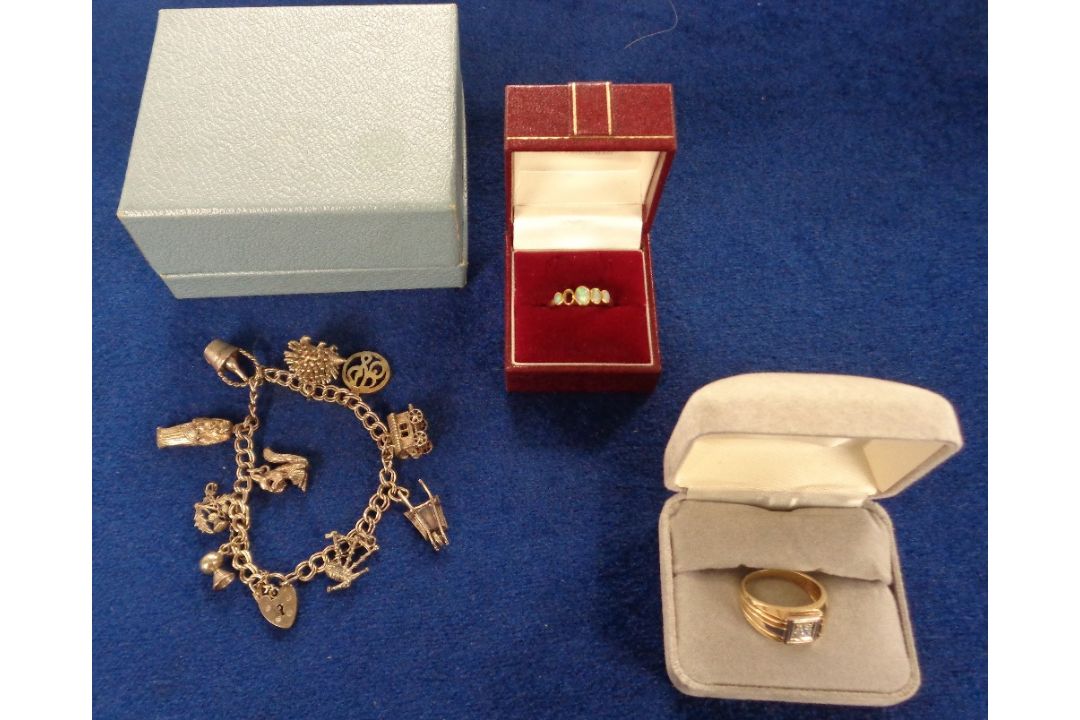 Jewellery, gold and silver to comprise 2 gold rings one with a stone which tests as a diamond and