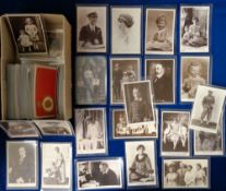 Postcards, Royalty, approx. 170 cards of mainly British 20thC Royal family, formal and candid shots,