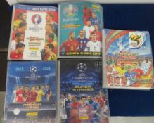 Trade cards, Football, crate of cards in 5 presentation folders, many appear complete / near