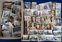 Cigarette cards, Germany, a large accumulation (100's) of German cigarette cards, many different