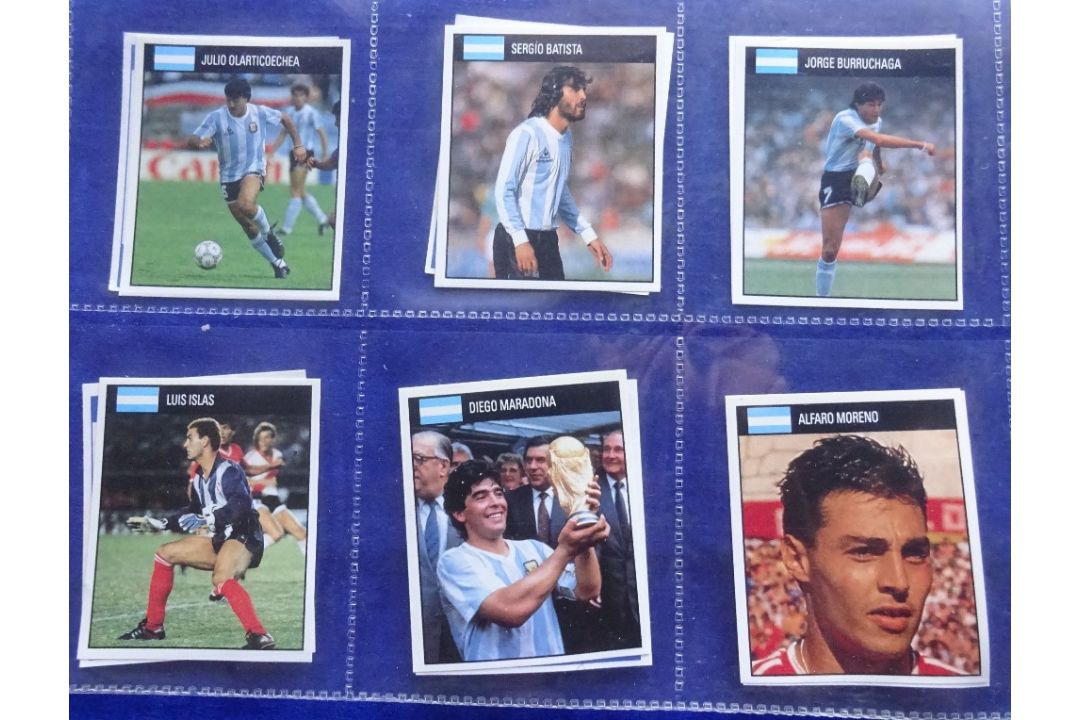 Trade card stickers, Football, Orbis, Italia 90 World Cup Football (set 546 stickers being numbers 1 - Image 1 of 4