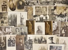 Postcards, Military, a mixed military collection of over 400 cards, with approx. 170 RPs of soldiers