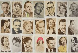 Postcards, Actors and Actresses, 200 mainly 1930s/40s cards to include Douglas Fairbanks, Robert