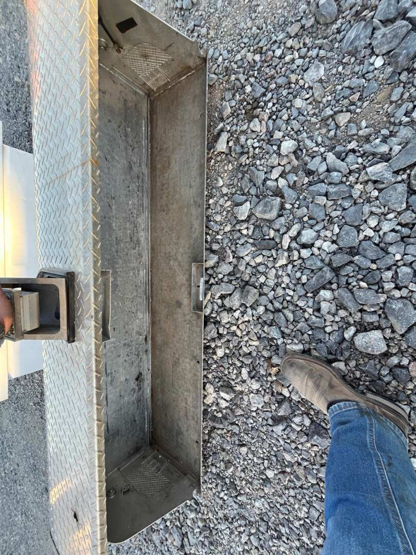 FULL ACCESS TOOL BOX - Image 9 of 12