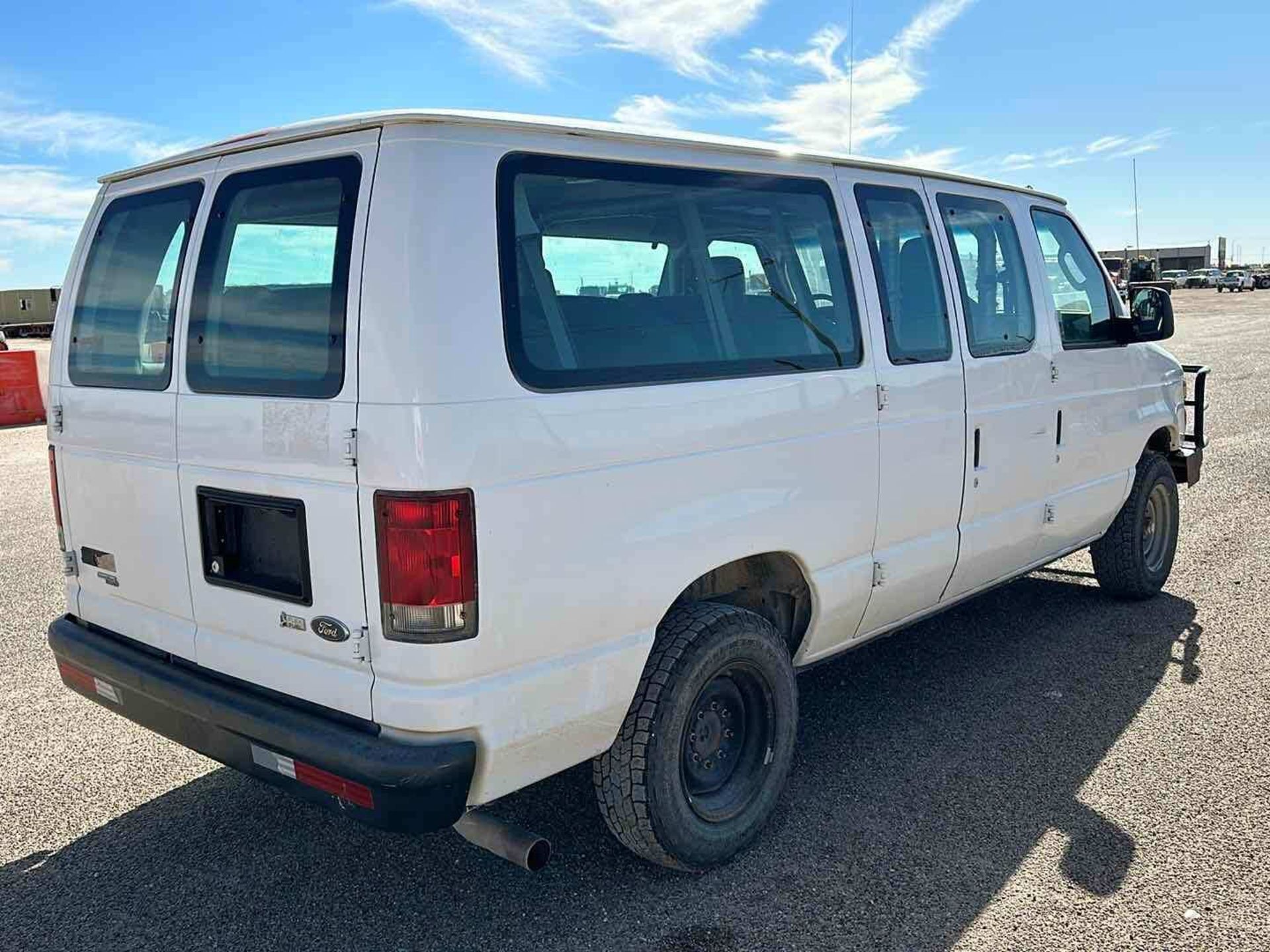 2014 FORD E-350 EXPRESS VAN - Image 17 of 40