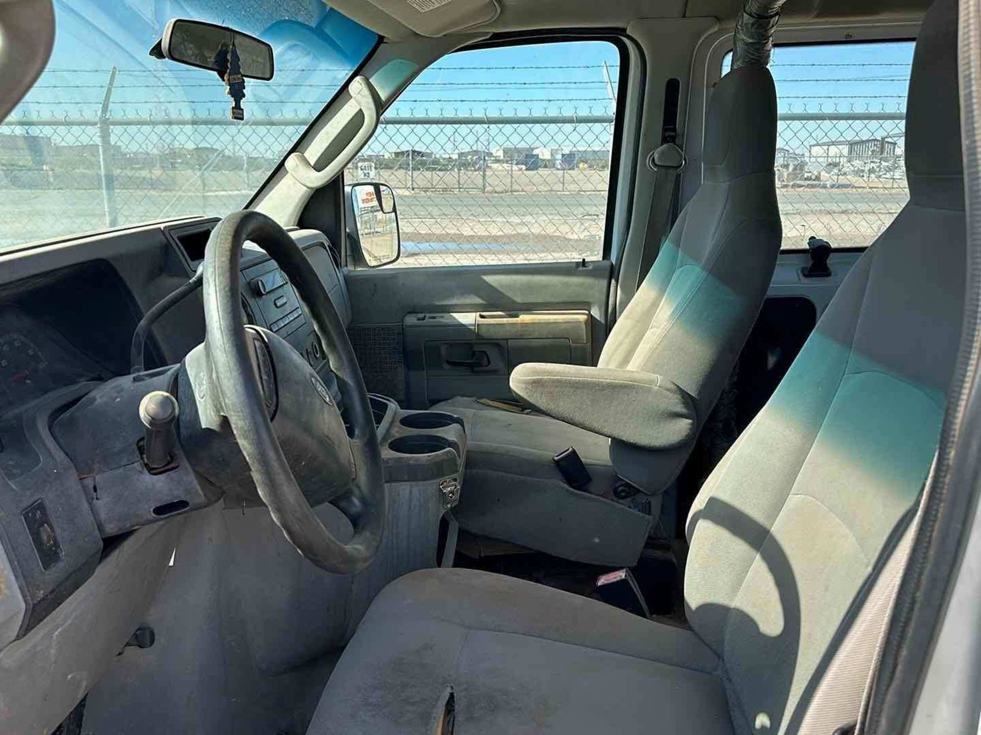 2012 FORD E-350 EXPRESS VAN - Image 31 of 40