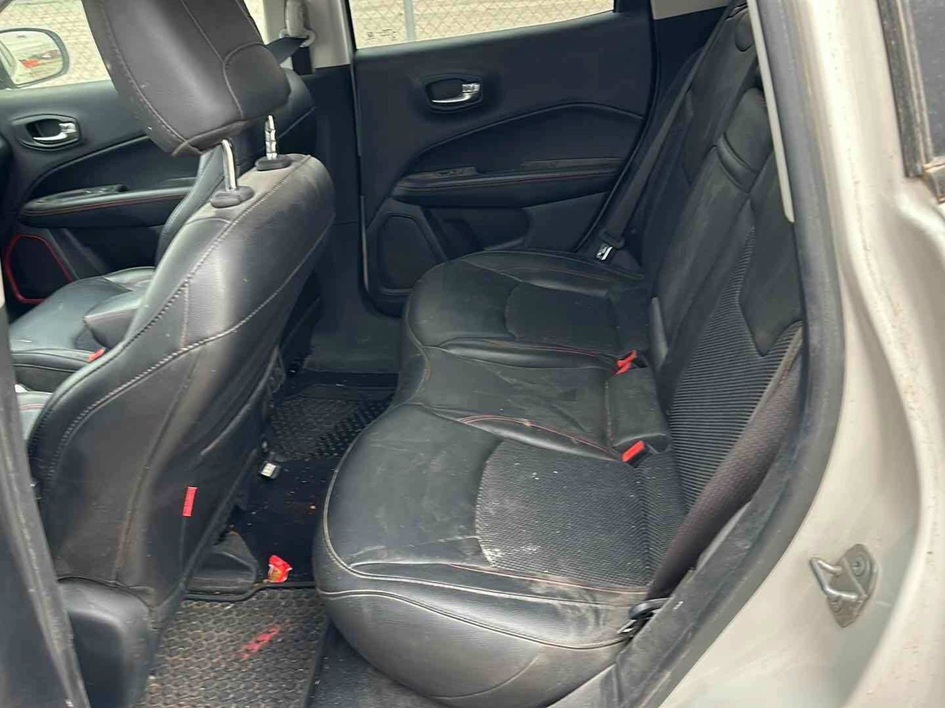 2019 JEEP COMPASS - Image 38 of 46