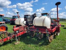 Case IH 1200 Corn Planter 'Monitor' - 6Row, Narrow, Liquid Fertilizer, Markers, Vacuum, Row