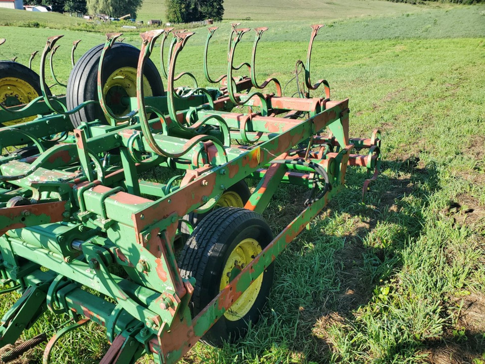 Field Cultivator - 22ft, S-Tine, Hydraulic Transport, Hydraulic Fold, Rolling Basket, -- Item - Image 10 of 17