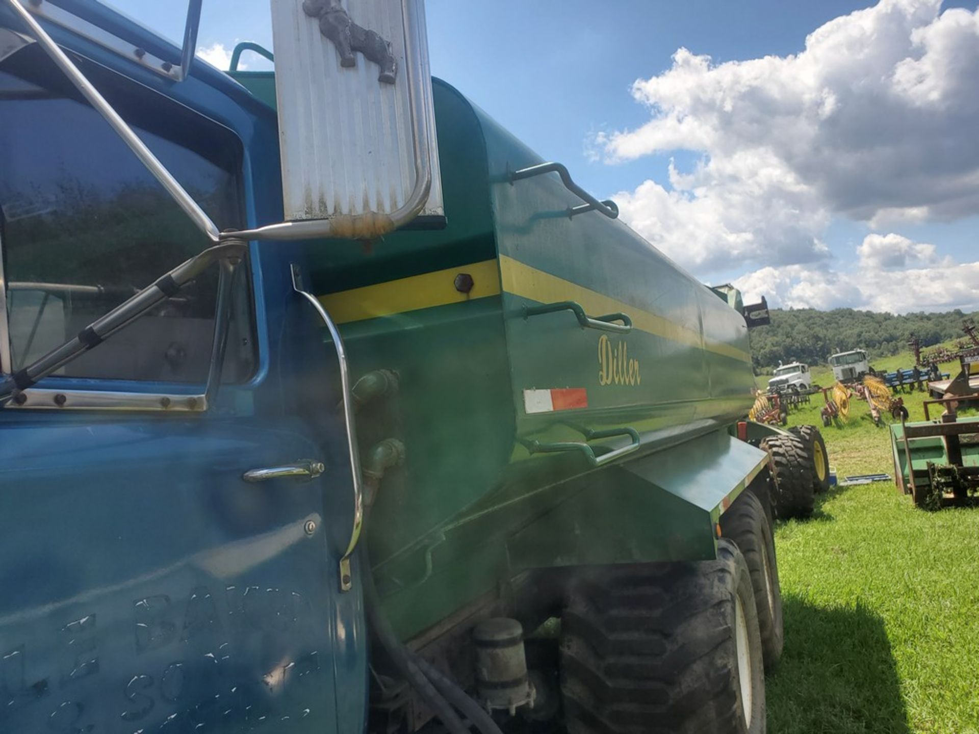 1986 Mack R688ST Manure Truck 'TITLE' - 736,027 Miles on Meter, Tandem Axle, Floaters, Diller 4500 - Image 9 of 53