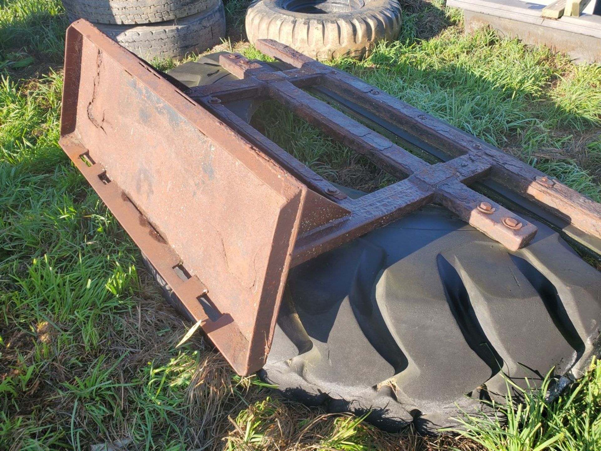 Tire Scraper - 6ft, Universal Quick Attach -- Item Located @ 187 Marteeny Rd. Somerset, PA. 15501, - Image 7 of 9
