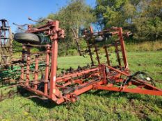 International 365 Field Cultivator - 24ft, S-Tine, Rolling Basket, Hydraulic Fold, Hydraulic