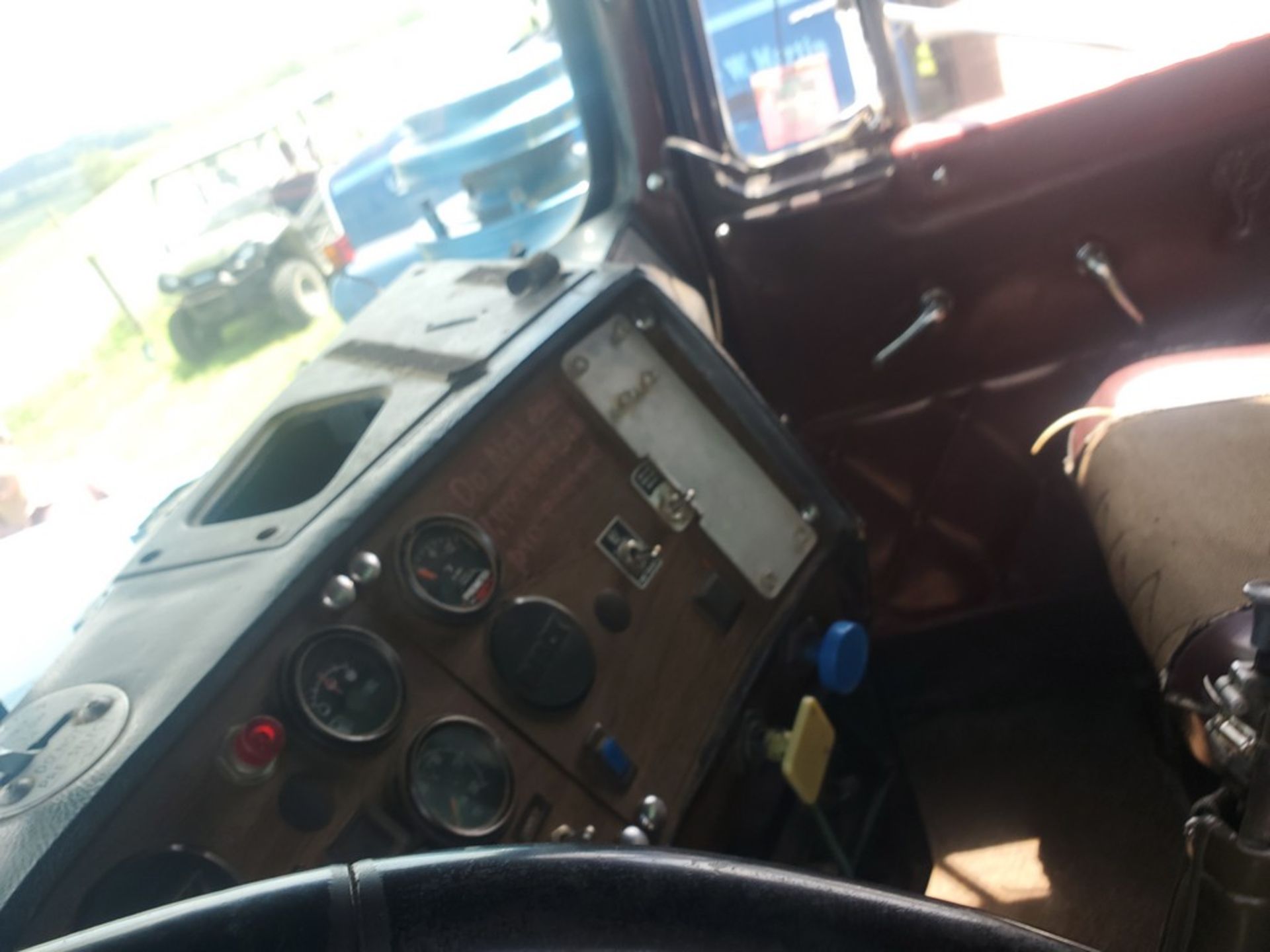 1986 Mack R688ST Manure Truck 'TITLE' - 736,027 Miles on Meter, Tandem Axle, Floaters, Diller 4500 - Image 18 of 53
