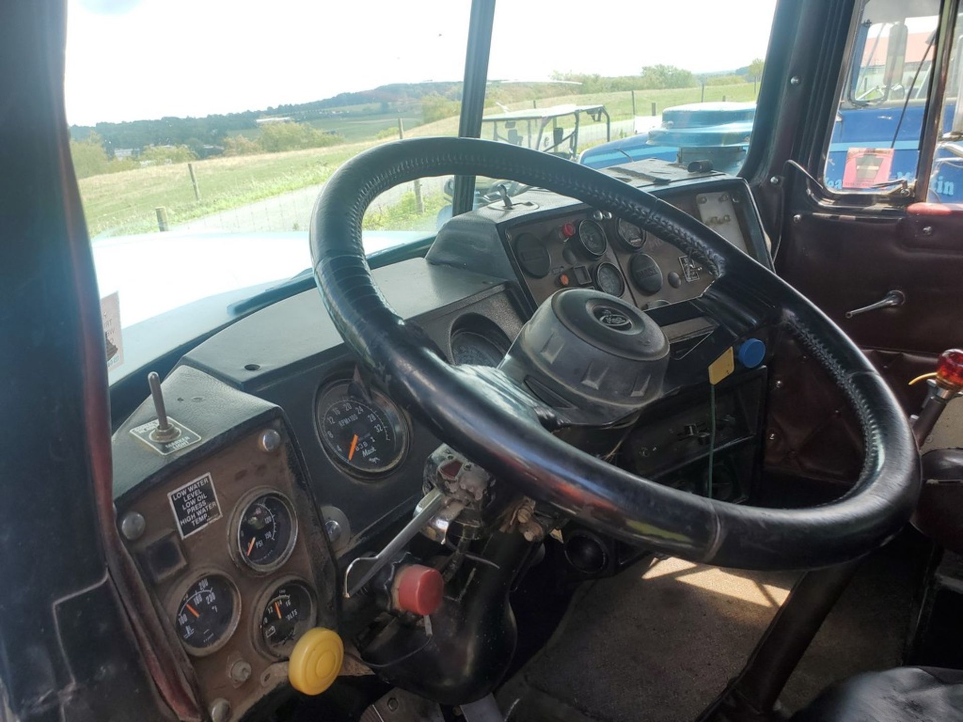 1986 Mack R688ST Manure Truck 'TITLE' - 736,027 Miles on Meter, Tandem Axle, Floaters, Diller 4500 - Image 15 of 53