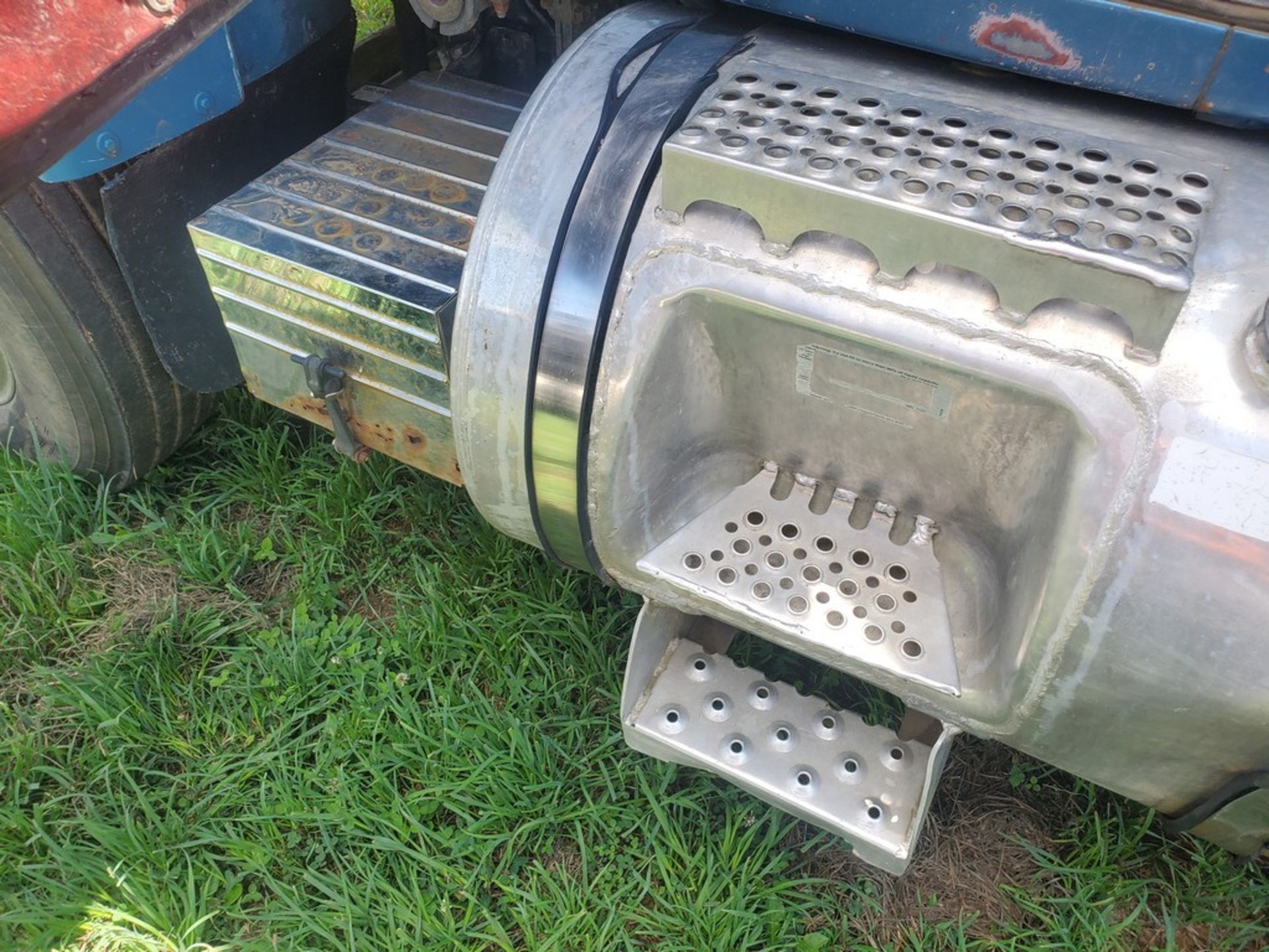 1986 Mack R688ST Manure Truck 'TITLE' - 736,027 Miles on Meter, Tandem Axle, Floaters, Diller 4500 - Image 12 of 53