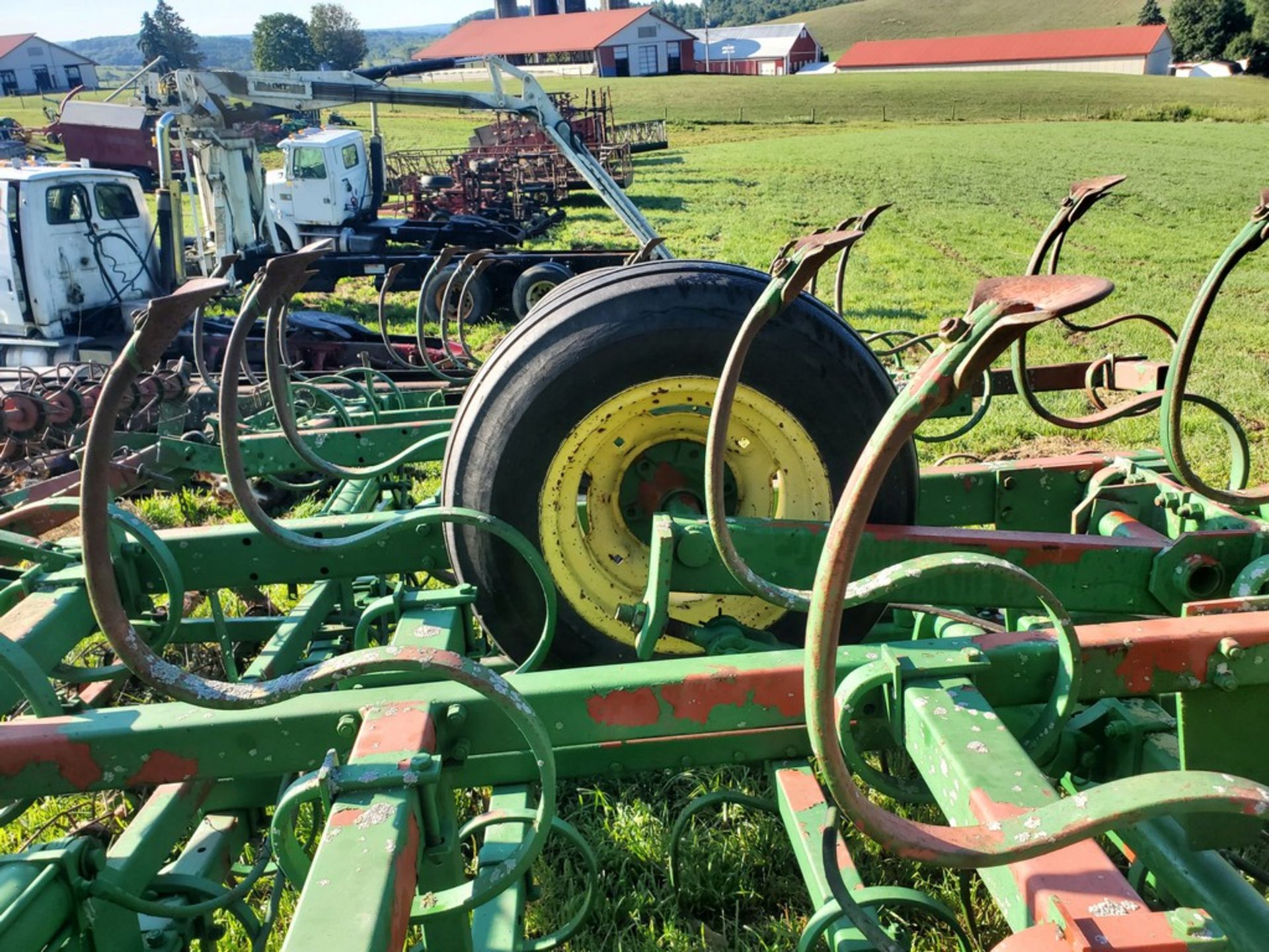 Field Cultivator - 22ft, S-Tine, Hydraulic Transport, Hydraulic Fold, Rolling Basket, -- Item - Image 16 of 17
