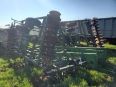 John Deere 726 Soil Finisher - 26ft, Hydraulic Fold, Hydraulic Transport, C-Spring, Clod Buster,