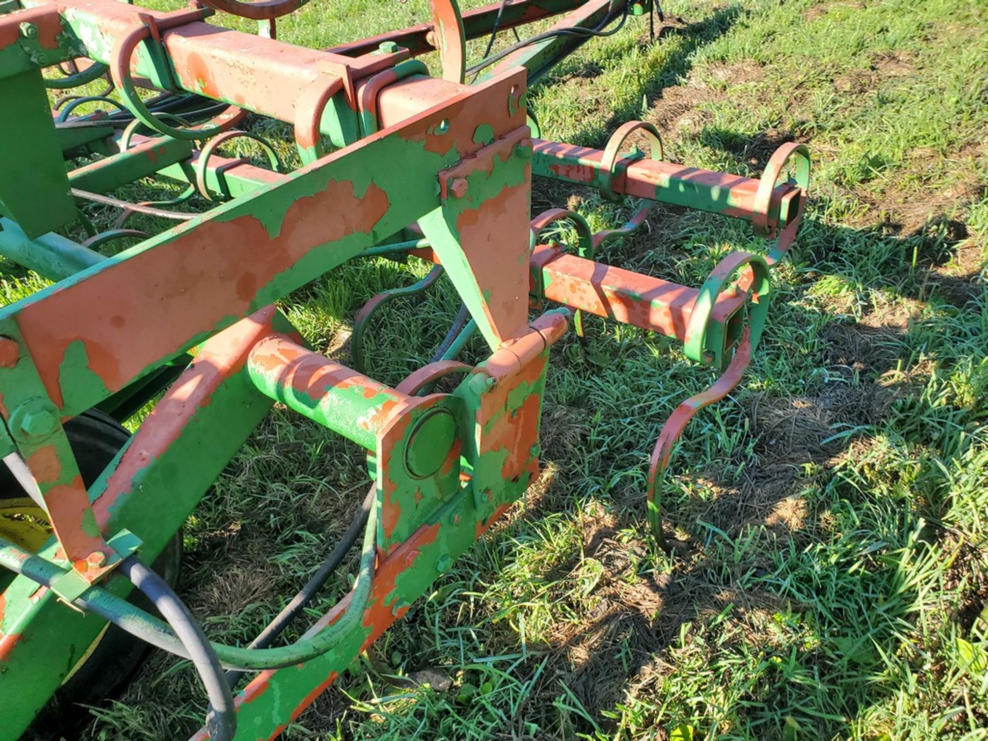 Field Cultivator - 22ft, S-Tine, Hydraulic Transport, Hydraulic Fold, Rolling Basket, -- Item - Image 11 of 17
