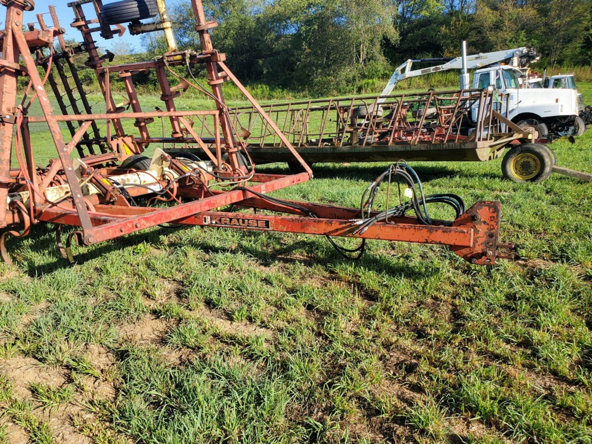 Krause 4100 Field Cultivator - 28ft, Hydraulic Fold, Hydraulic Transport, S-Tine, Clod Buster -- - Image 2 of 19