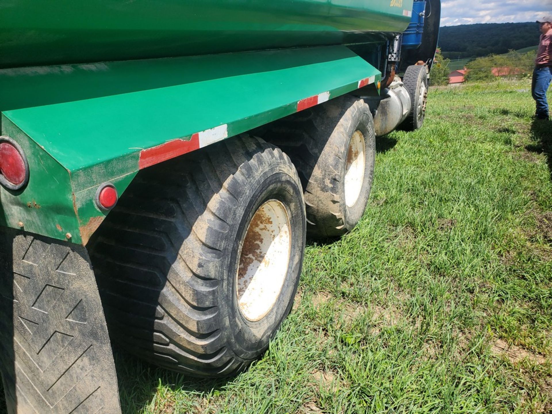 1986 Mack R688ST Manure Truck 'TITLE' - 736,027 Miles on Meter, Tandem Axle, Floaters, Diller 4500 - Image 34 of 53