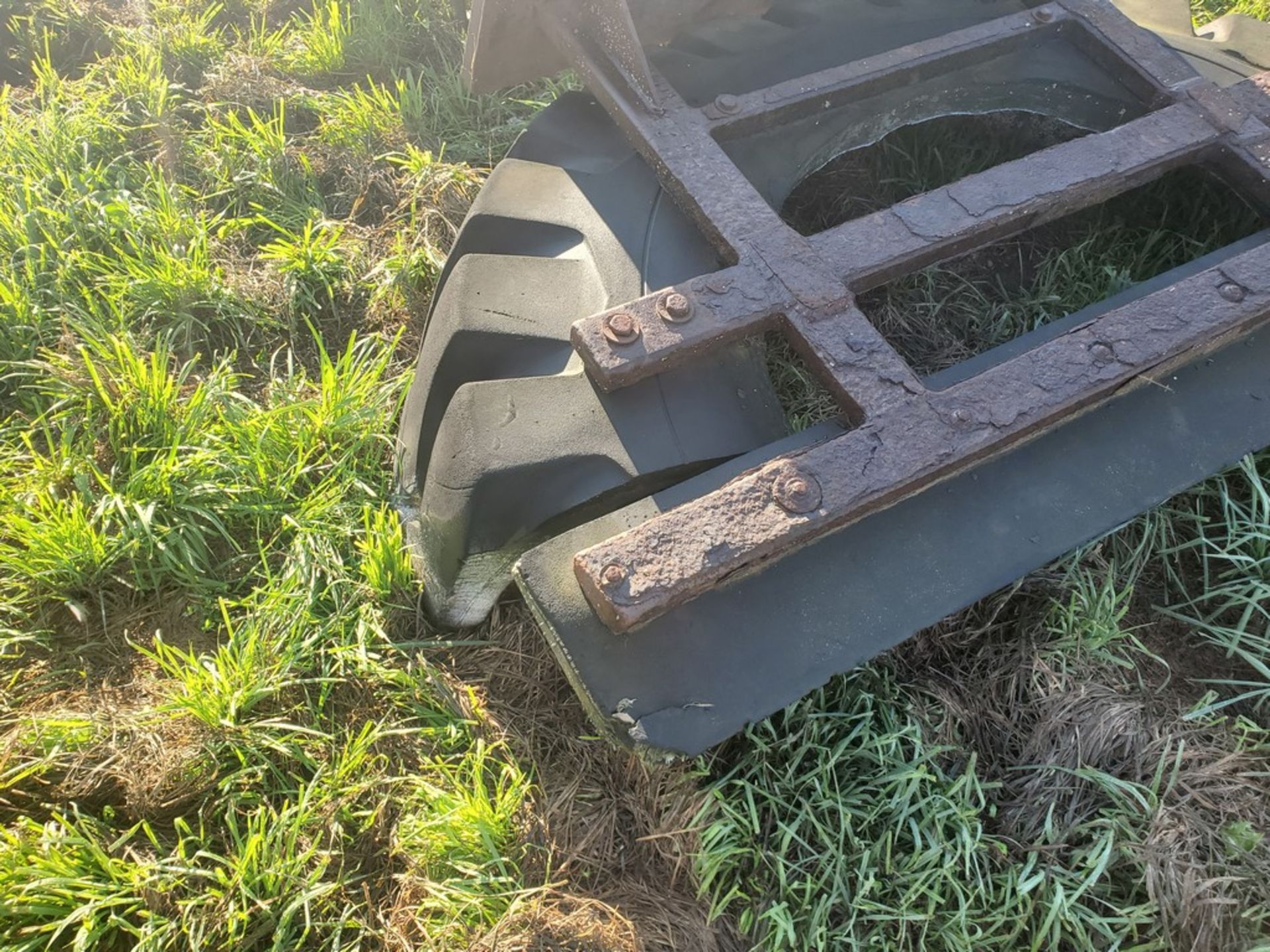 Tire Scraper - 6ft, Universal Quick Attach -- Item Located @ 187 Marteeny Rd. Somerset, PA. 15501, - Image 6 of 9