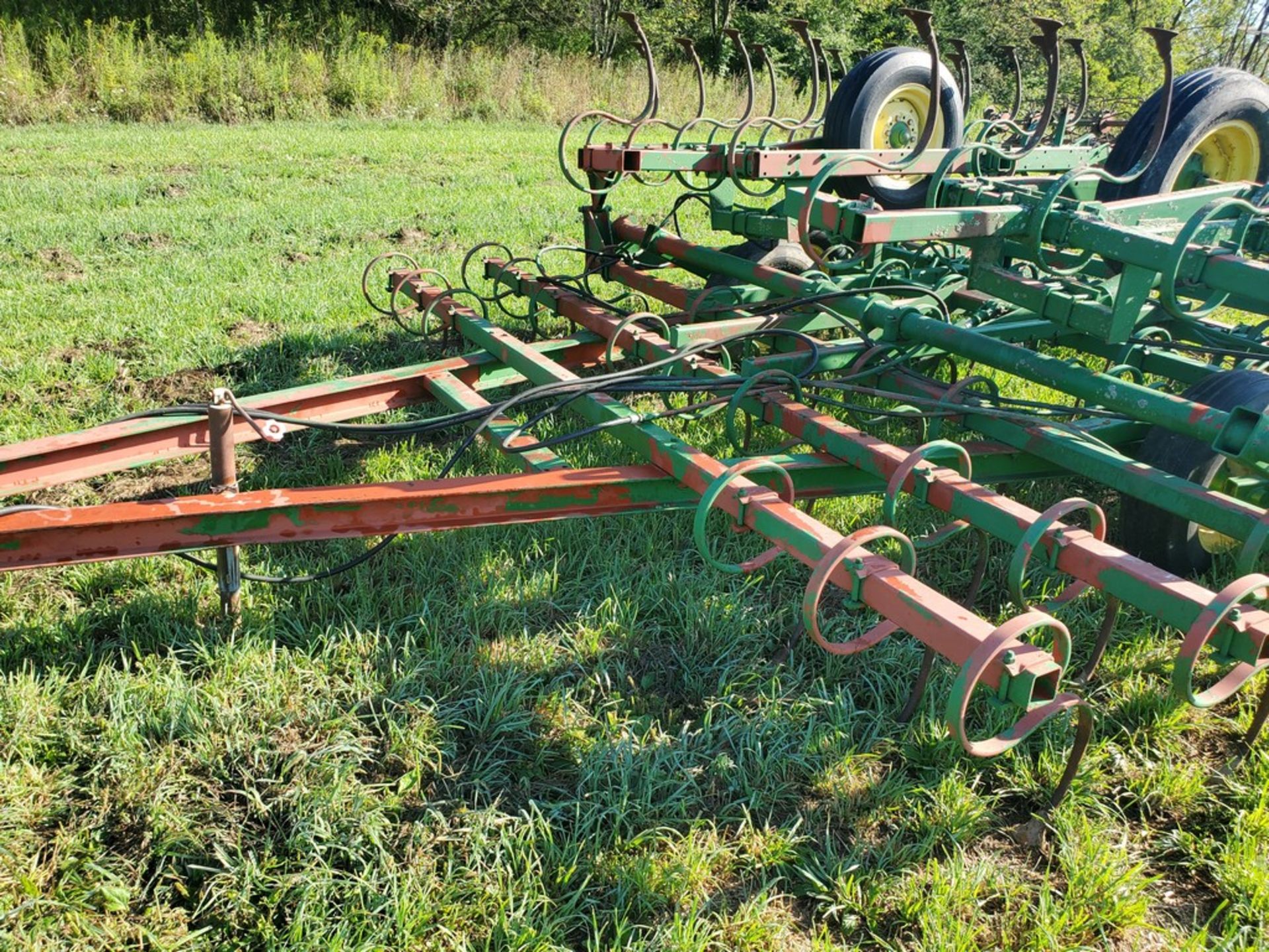 Field Cultivator - 22ft, S-Tine, Hydraulic Transport, Hydraulic Fold, Rolling Basket, -- Item - Image 2 of 17
