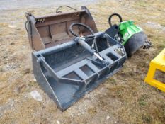 Avant Grapple Bucket