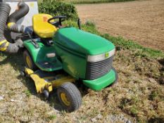 John Deere LX277 Riding Tractor 'Runs & Operates'